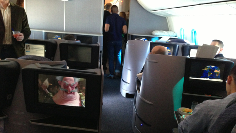 Illustration for article titled I Was A Passenger On The First Boeing 787 Dreamliner Flight In The U.S.